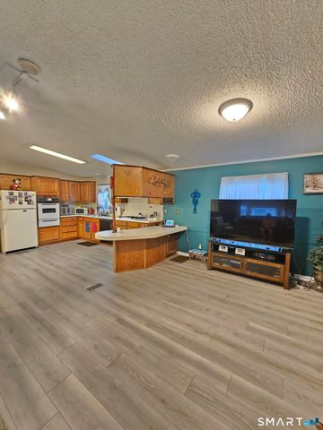 1 Circle Drive, Stonington, CT 06378