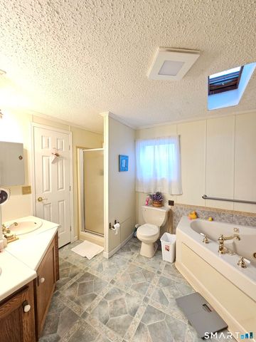 1 Circle Drive, Stonington, CT 06378