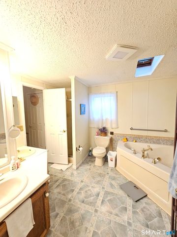 1 Circle Drive, Stonington, CT 06378
