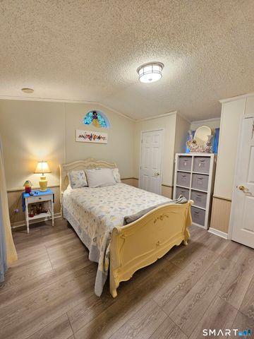 1 Circle Drive, Stonington, CT 06378