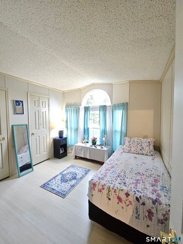 1 Circle Drive, Stonington, CT 06378