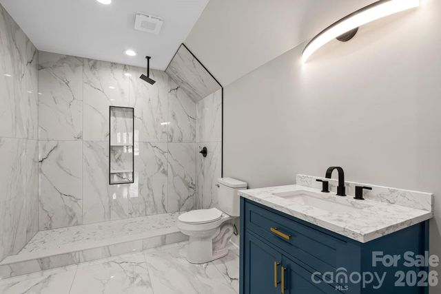 543 30th Avenue NW, Hickory, NC 28601