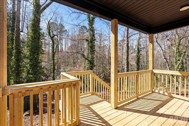 543 30th Avenue NW, Hickory, NC 28601
