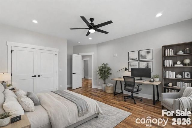 543 30th Avenue NW, Hickory, NC 28601