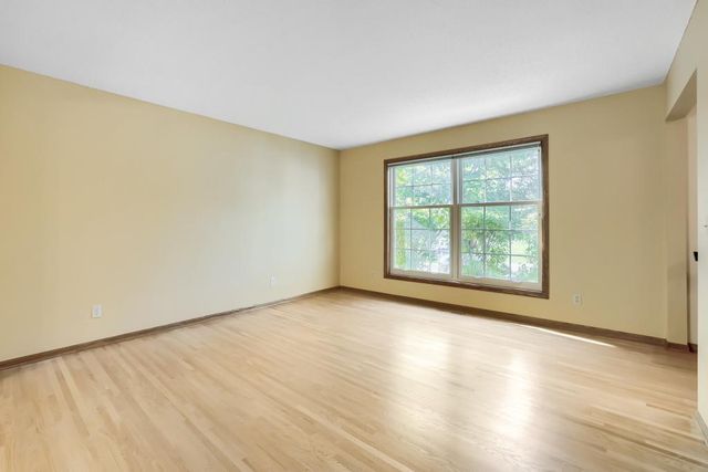 1568 Ashbury Place, Eagan, MN 55122