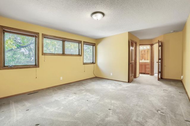 1568 Ashbury Place, Eagan, MN 55122