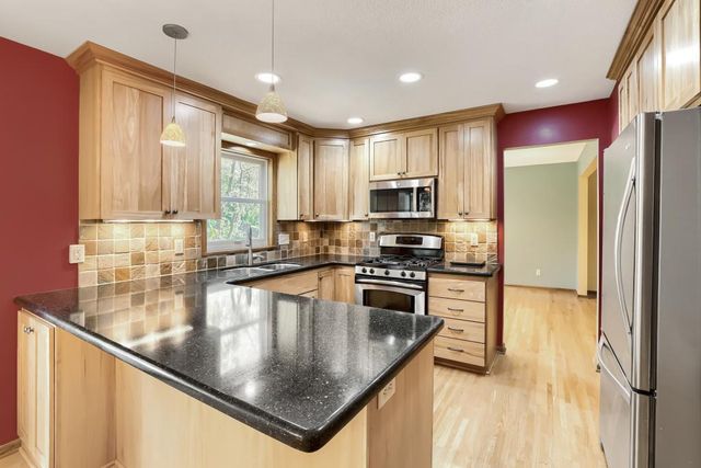1568 Ashbury Place, Eagan, MN 55122