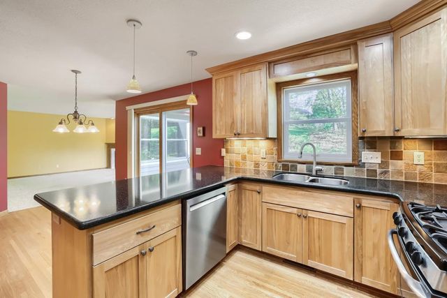 1568 Ashbury Place, Eagan, MN 55122