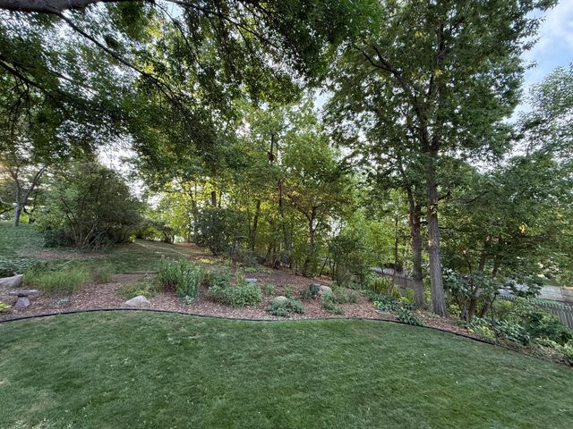 1568 Ashbury Place, Eagan, MN 55122