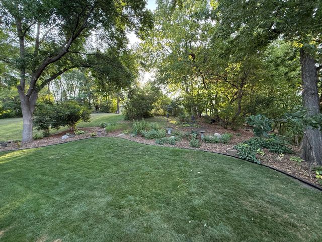 1568 Ashbury Place, Eagan, MN 55122