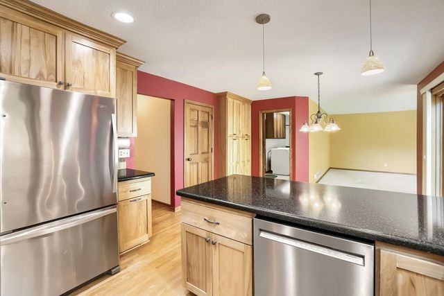 1568 Ashbury Place, Eagan, MN 55122
