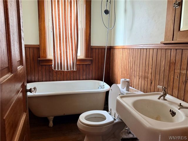467 East Street, Buffalo, NY 14207