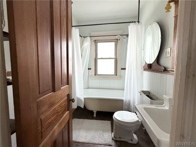 467 East Street, Buffalo, NY 14207