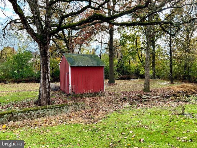 1145 READING RD, Narvon, PA 17555