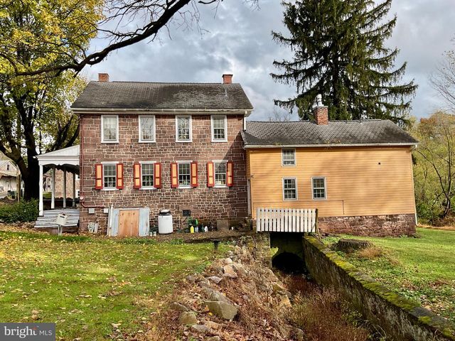 1145 READING RD, Narvon, PA 17555