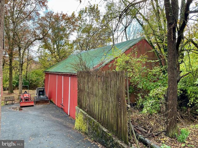 1145 READING RD, Narvon, PA 17555