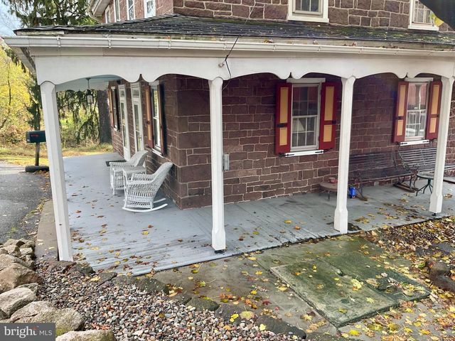 1145 READING RD, Narvon, PA 17555