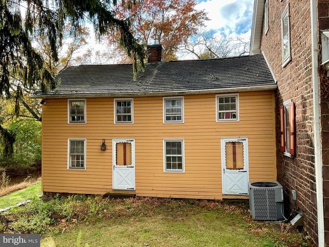 1145 READING RD, Narvon, PA 17555