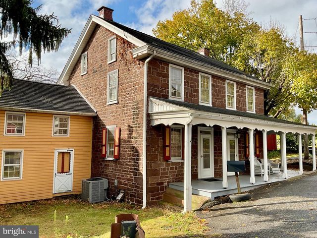 1145 READING RD, Narvon, PA 17555