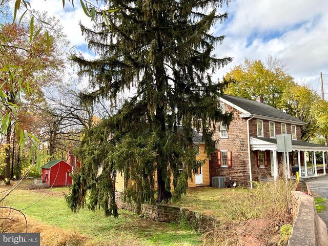 1145 READING RD, Narvon, PA 17555