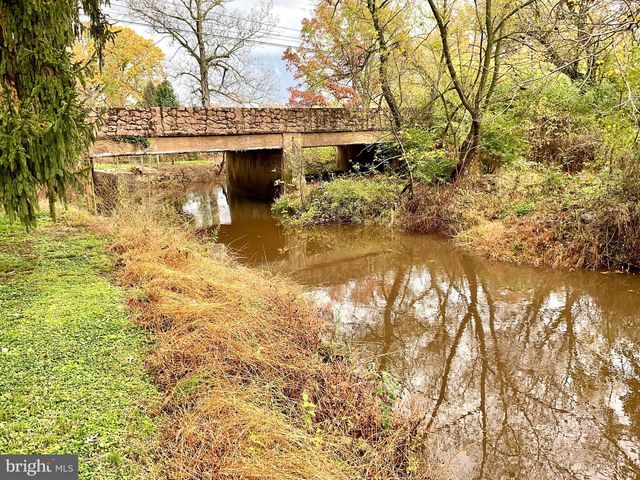 1145 READING RD, Narvon, PA 17555