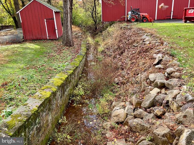 1145 READING RD, Narvon, PA 17555