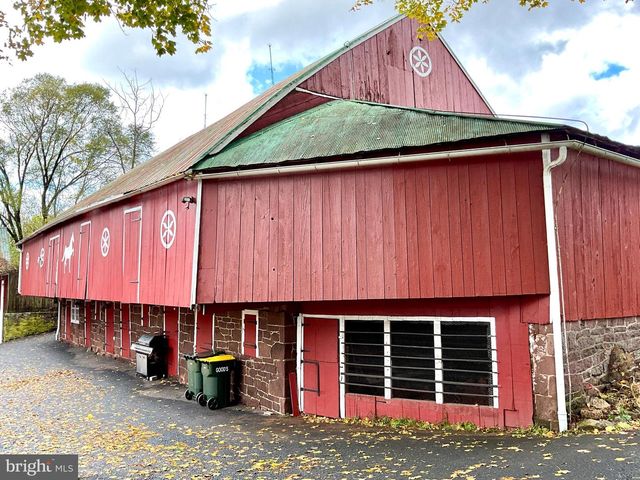 1145 READING RD, Narvon, PA 17555