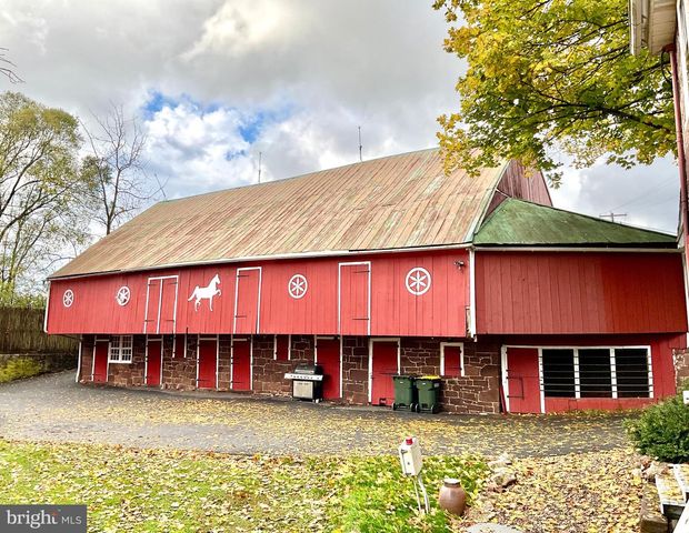 1145 READING RD, Narvon, PA 17555