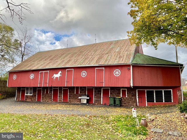 1145 READING RD, Narvon, PA 17555