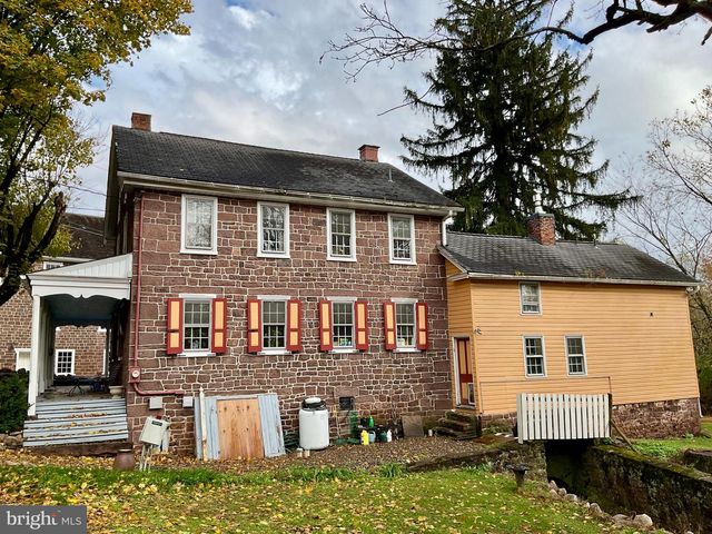 1145 READING RD, Narvon, PA 17555