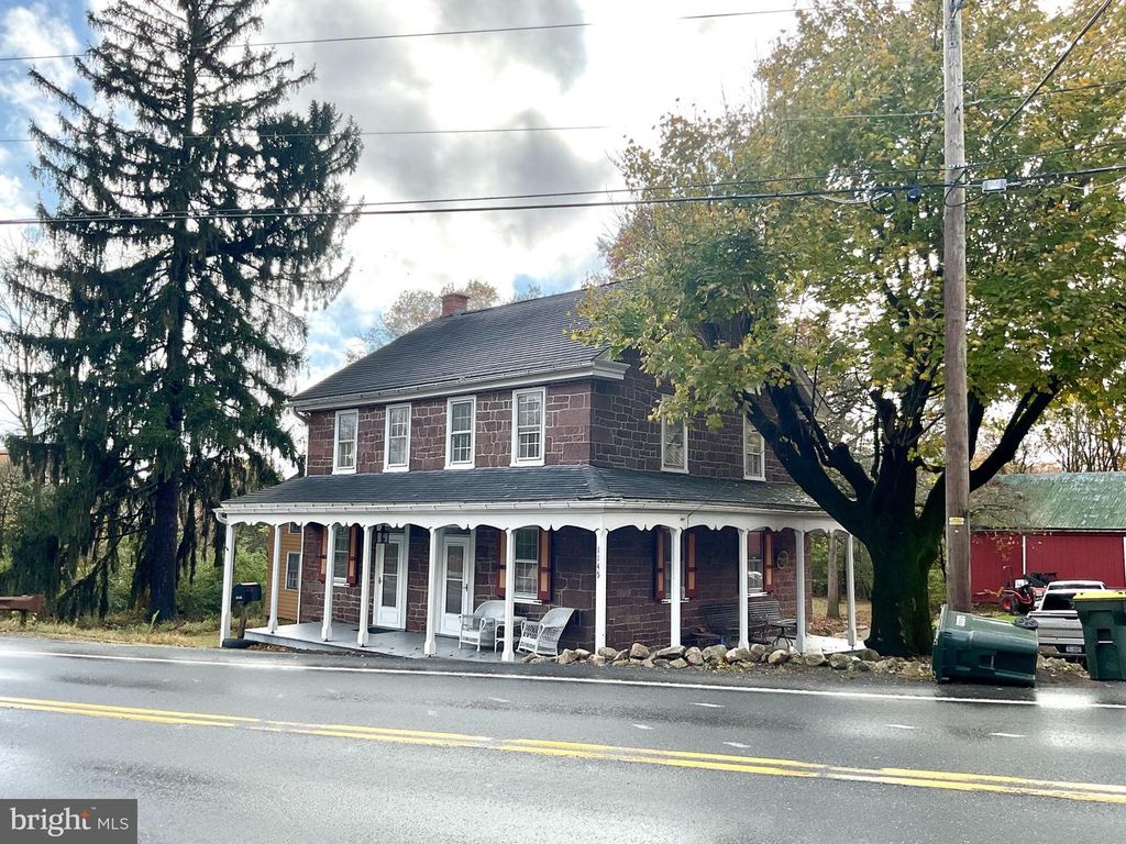 1145 READING RD, Narvon, PA 17555