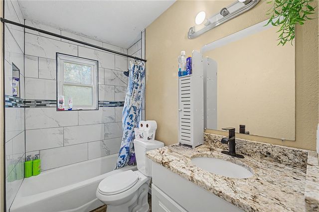 1003 SW 2nd Street, Bentonville, AR 72712