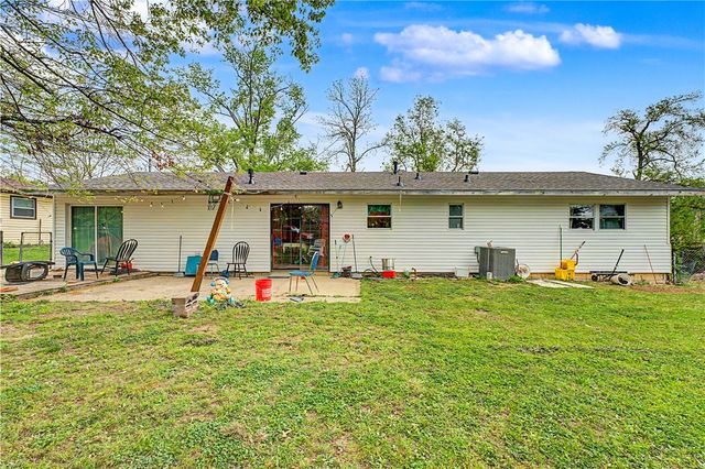 1003 SW 2nd Street, Bentonville, AR 72712