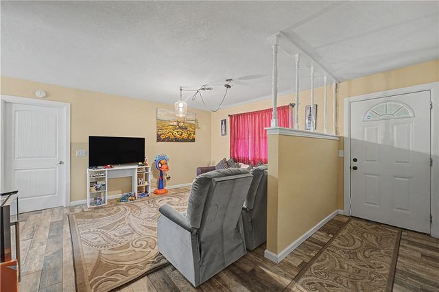 1003 SW 2nd Street, Bentonville, AR 72712