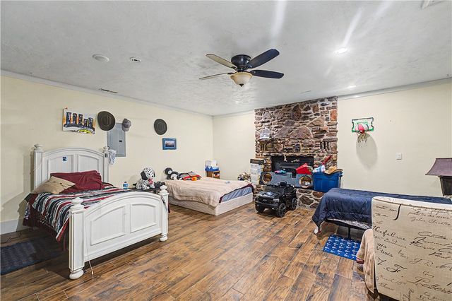 1003 SW 2nd Street, Bentonville, AR 72712
