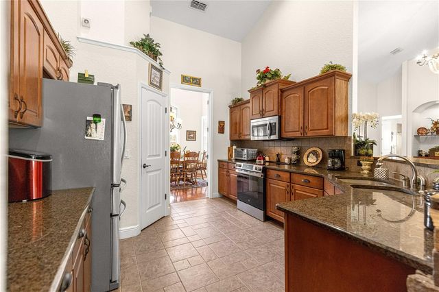 10304 SE 41ST TERRACE, Belleview, FL 34420