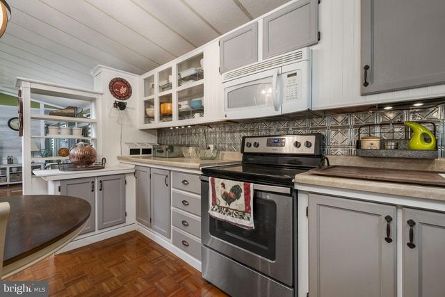 112 MCKINLEY DR, Coatesville, PA 19320