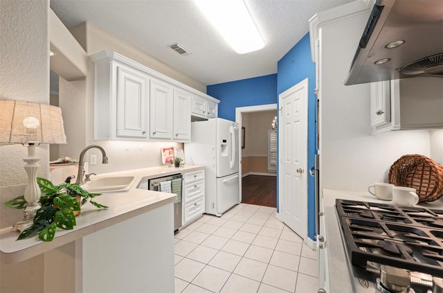 5122 Tidewater Court, Pasadena, TX 77505