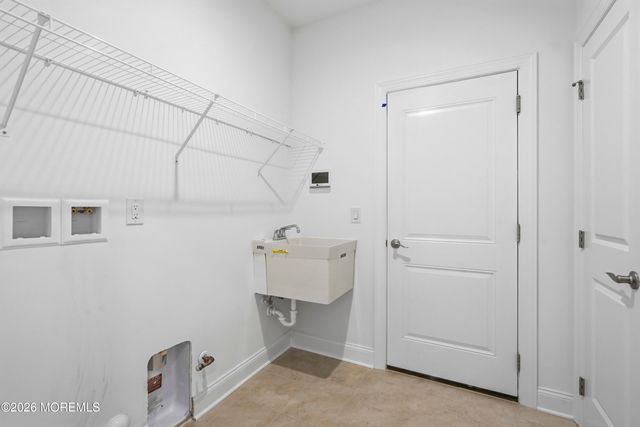 15 Ashlynn Court, Manalapan, NJ 07726