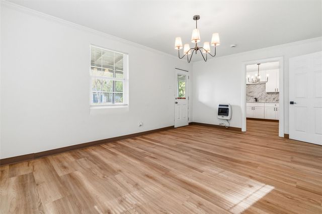 809 S Morgan Street, Angleton, TX 77515