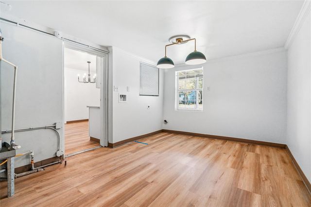 809 S Morgan Street, Angleton, TX 77515