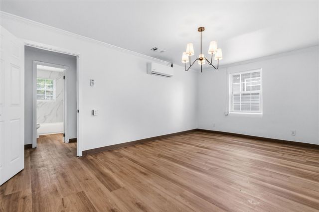 809 S Morgan Street, Angleton, TX 77515