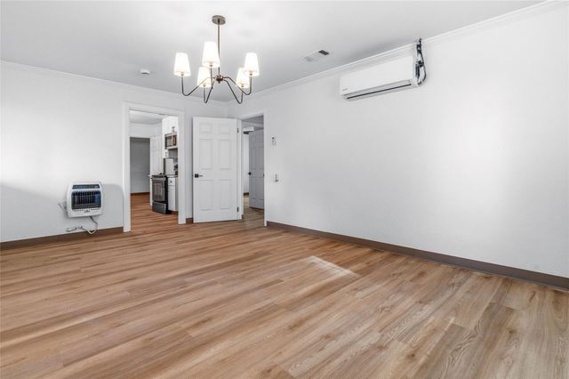 809 S Morgan Street, Angleton, TX 77515