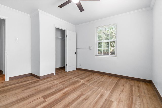 809 S Morgan Street, Angleton, TX 77515