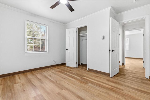 809 S Morgan Street, Angleton, TX 77515