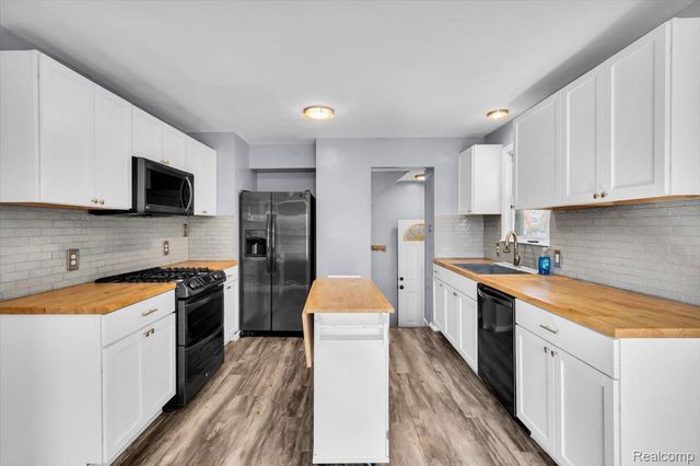 2311 Kalama Avenue, Royal Oak, MI 48067