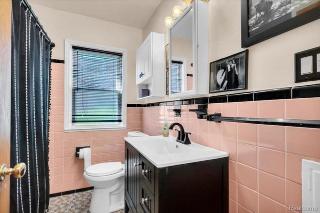 2311 Kalama Avenue, Royal Oak, MI 48067