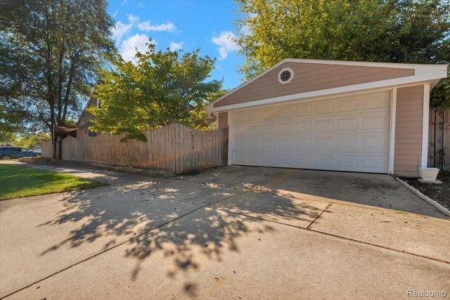 2311 Kalama Avenue, Royal Oak, MI 48067