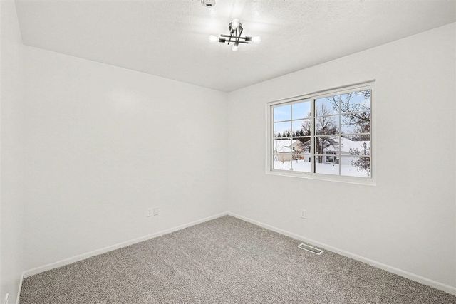 330 Pioneer Trail, Cedar Springs, MI 49319