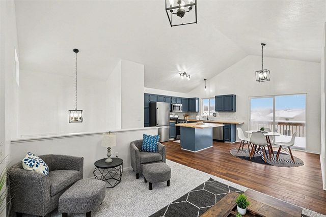 330 Pioneer Trail, Cedar Springs, MI 49319